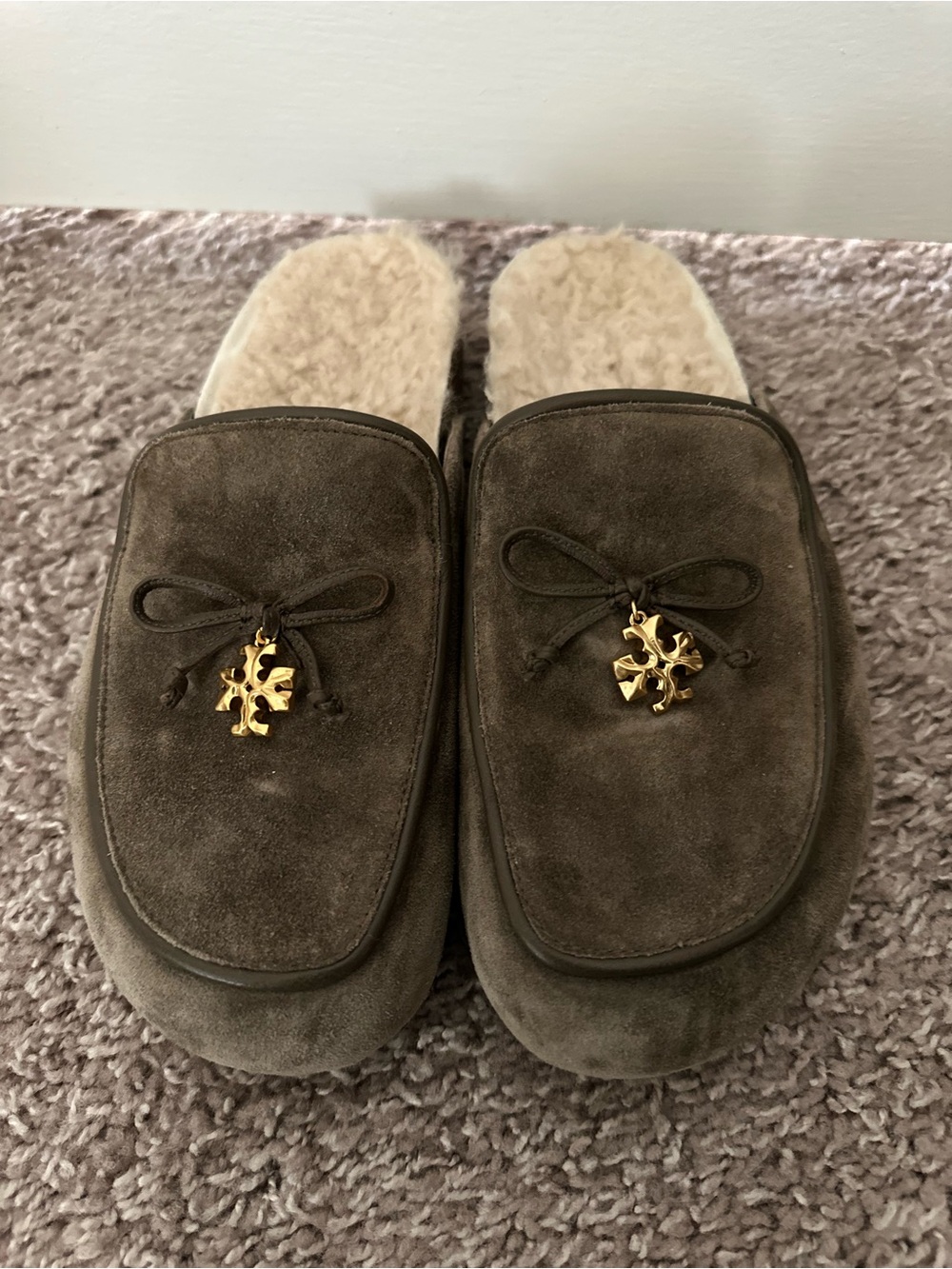 Tory Burch Shearling Suede Slip On | Size 7